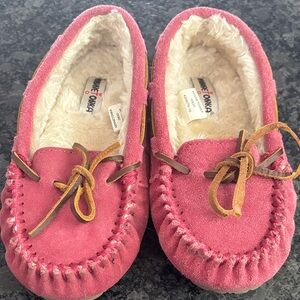 Minnetonka Kids Moccasins in Rose Suede